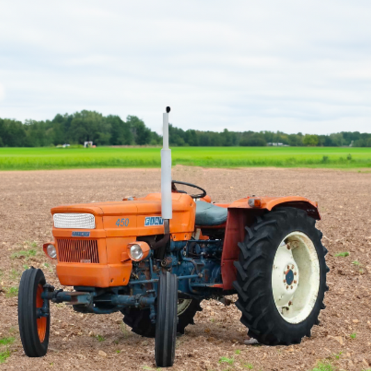 Calandra in ferro arancione per trattori Fiat Serie Oro, adattabile rif. 4950401. Completa di mascherina, robusta e ideale per protezione radiatore. Compatibile 440‑640 e cingolati.