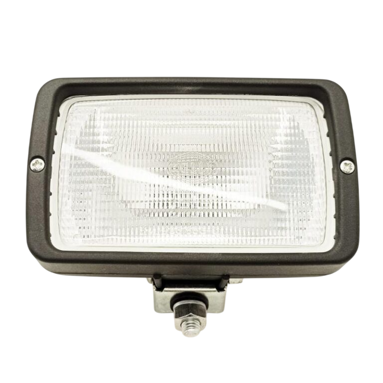 Faro da lavoro HELLA FF®‑H3 con ottica a campo esteso e base inclinabile. Ideale per cabine trattori Fiat, Fiatagri e New Holland. Dimensioni 154×94, profondità 84 mm.