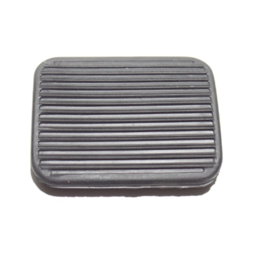 Cuffie copripedale antiscivolo per trattori Fiat, Same e Lamborghini. Rivestimenti in gomma resistente per freno, frizione e acceleratore. Sicurezza e durata.