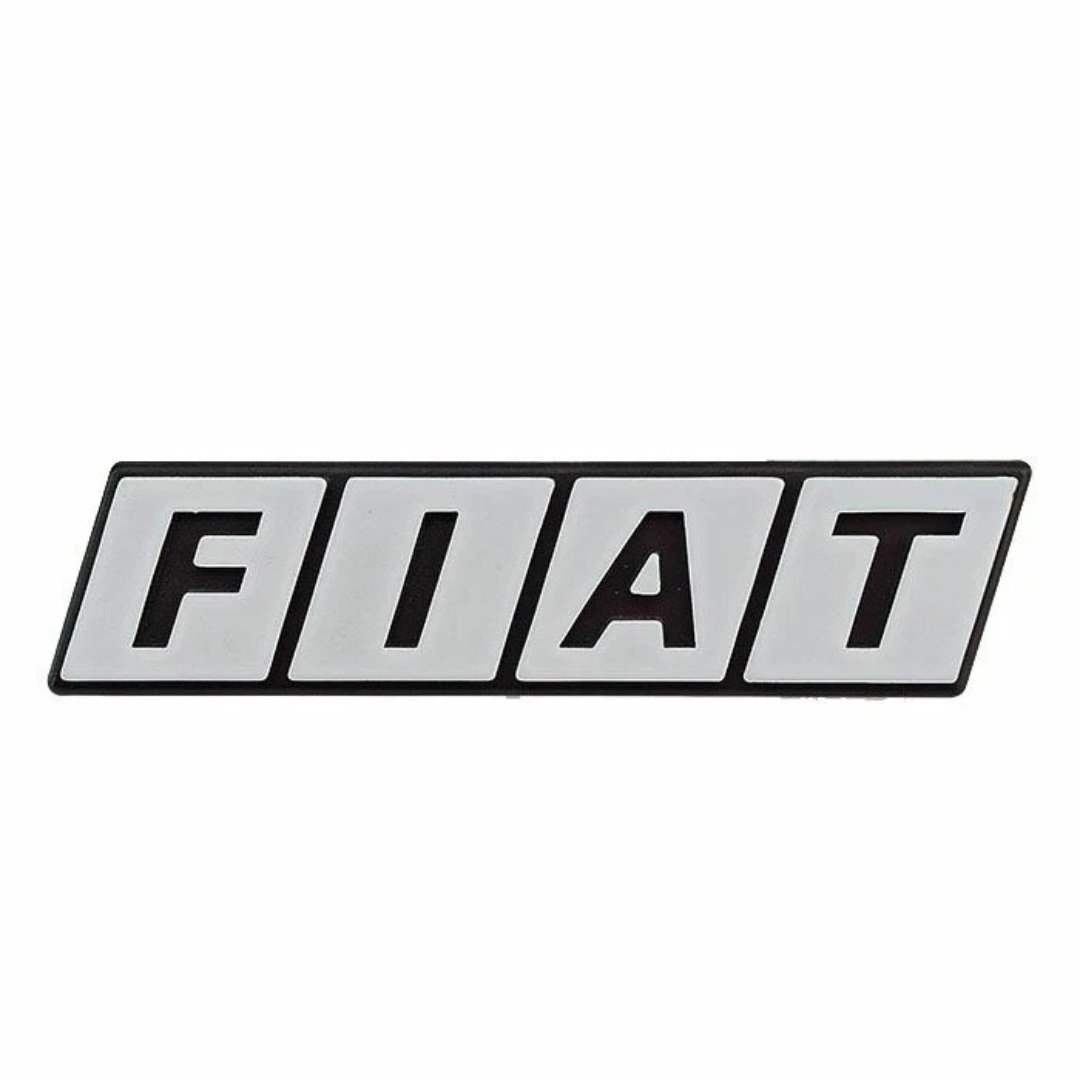 Stemma Fiat Serie 90 originale 5131984. Logo/emblema in rilievo con fissaggio a vite, compatibile con trattori Fiat Serie 90 da 55/90 a 180/90 DT
