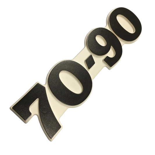 Stemma logo Fiatagri 70-90 originale CNH cod. 5132085. Decalcomania cofano laterale con fissaggio a vite, ricambio estetico per trattore Fiat 70/90.