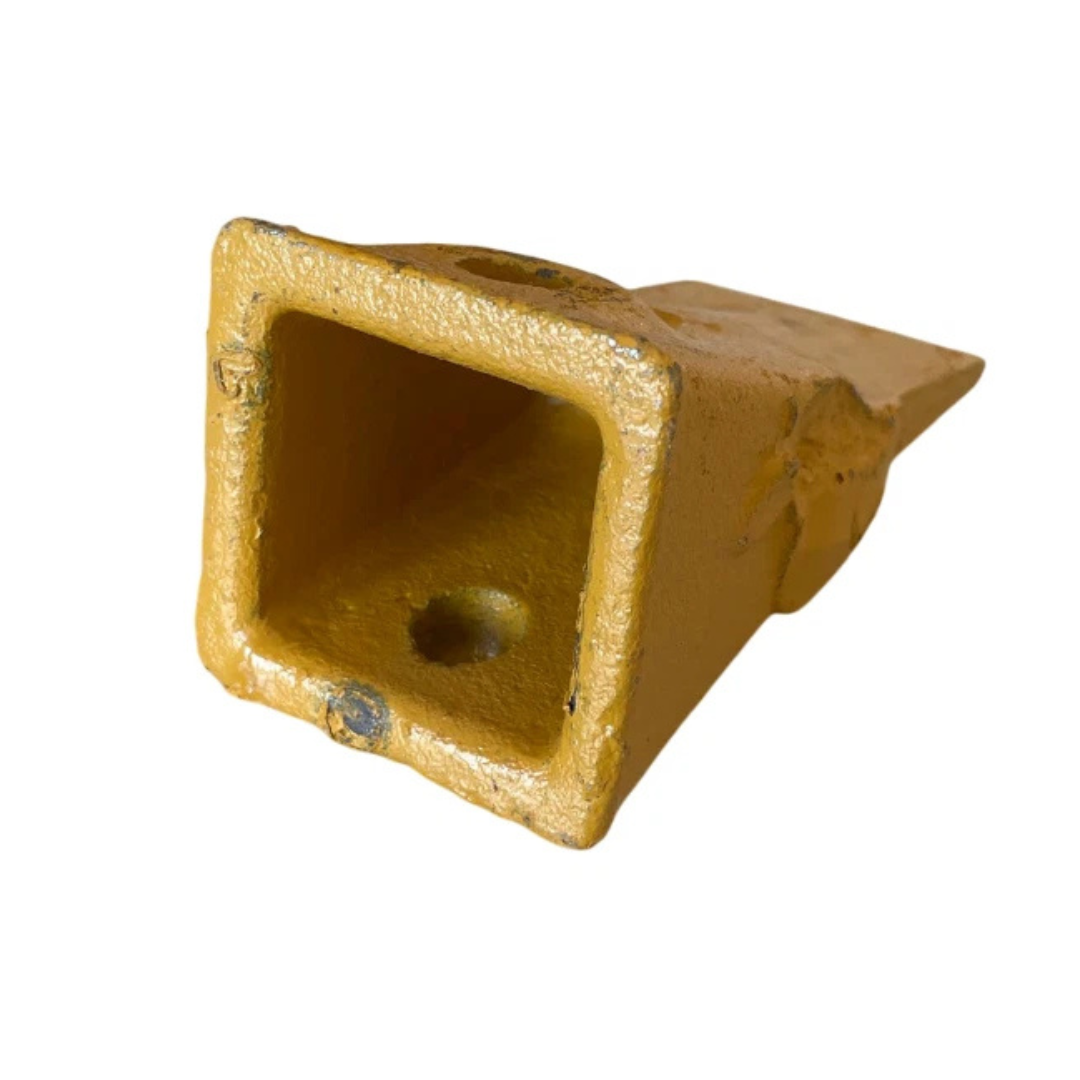 Capsula dente verticale per benna miniescavatori ed escavatori. Ricambio robusto, durevole e antiusura. Facile da montare. Qualità Made in Italy.