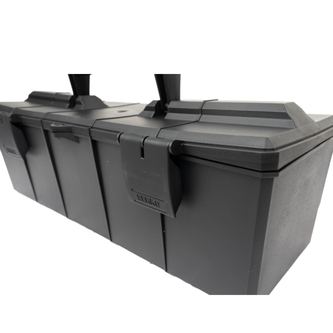 Cassetta porta-attrezzi plastica SERKO 431×169×133 mm cod. 5135060. Compatibile con trattori Fiat-New Holland serie 100, 30, 46, 56, 66, 90, T4-T6. 80/90 110/90 80/66 70/66