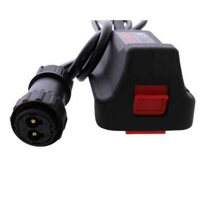 Cavo adattatore Castellari VE900500 12V-18V per abbacchiatori Vertigo e Vertigo Carbon 18V. Permette l'alimentazione tramite batteria auto o trattore da 12V.