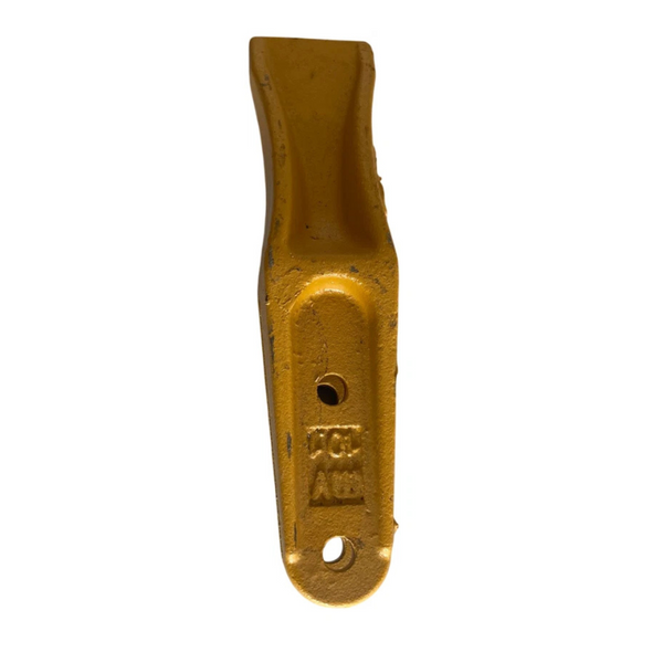 Dente a forcella Fiat 8269750 per pala meccanica FL4. Ricambio in acciaio rinforzato, resistente e durevole, ideale per lavori gravosi