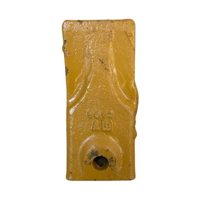 Capsula dente verticale per benna miniescavatori ed escavatori. Ricambio robusto, durevole e antiusura. Facile da montare. Qualità Made in Italy.