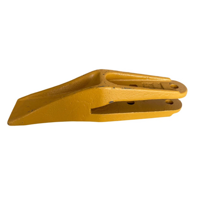 Dente a forcella Fiat 8269750 per pala meccanica FL4. Ricambio in acciaio rinforzato, resistente e durevole, ideale per lavori gravosi