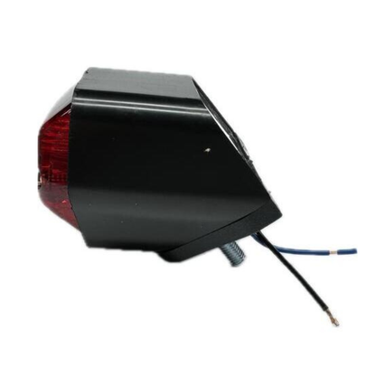 Fanale fanalino posteriore rosso DX FIAT 5119323 per trattori Serie Oro. Compatibile con 355C, 455C, 505C, 605C, 555C, 540, 640, 805C. Resistente e affidabile.