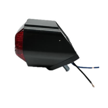 Fanale fanalino posteriore rosso SX FIAT 5119323 per trattori Serie Oro. Compatibile con 355C, 455C, 505C, 605C, 555C, 540, 640, 805C. Resistente e affidabile.