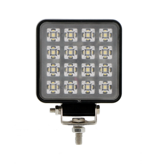 Faro LED quadrato 13,2W, 2400 lumen, IP67. 16 LED, luce ampia, 10–30V con interruttore. Ideale per trattori, fuoristrada e veicoli industriali.
