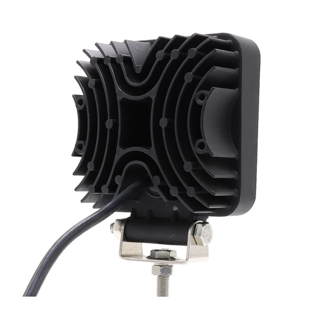 Faro LED rotondo Ø110mm 27W 2025 lumen, 9 LED, IP67. Ampio raggio, 10–36V. Ideale per trattori, off-road e mezzi da lavoro. Installazione universale.
