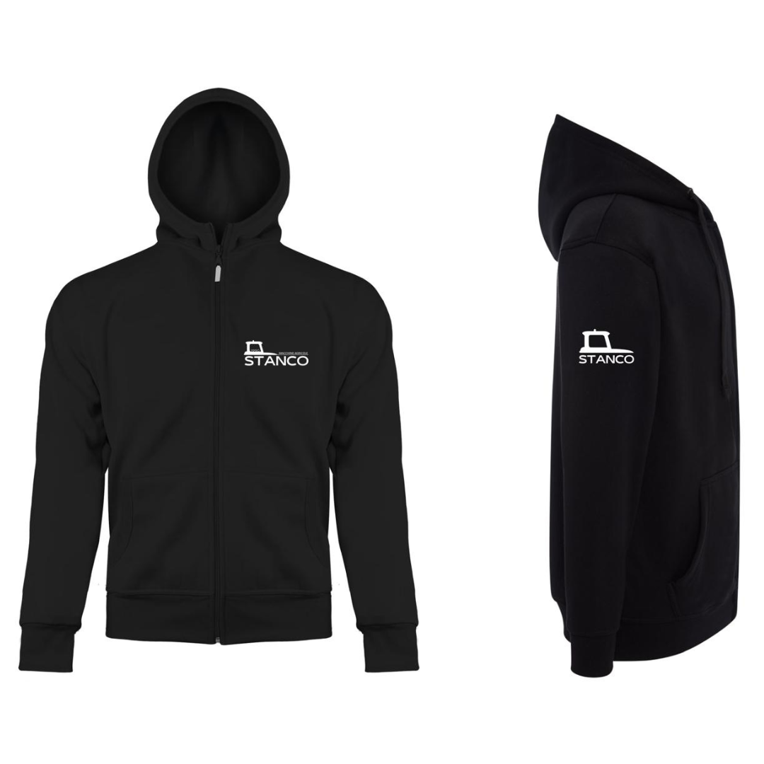 Felpa con cappuccio Stanco Macchine Agricole: resistente, antivento, con zip e tasche. Ideale per lavoro, tempo libero e merchandising tecnico.