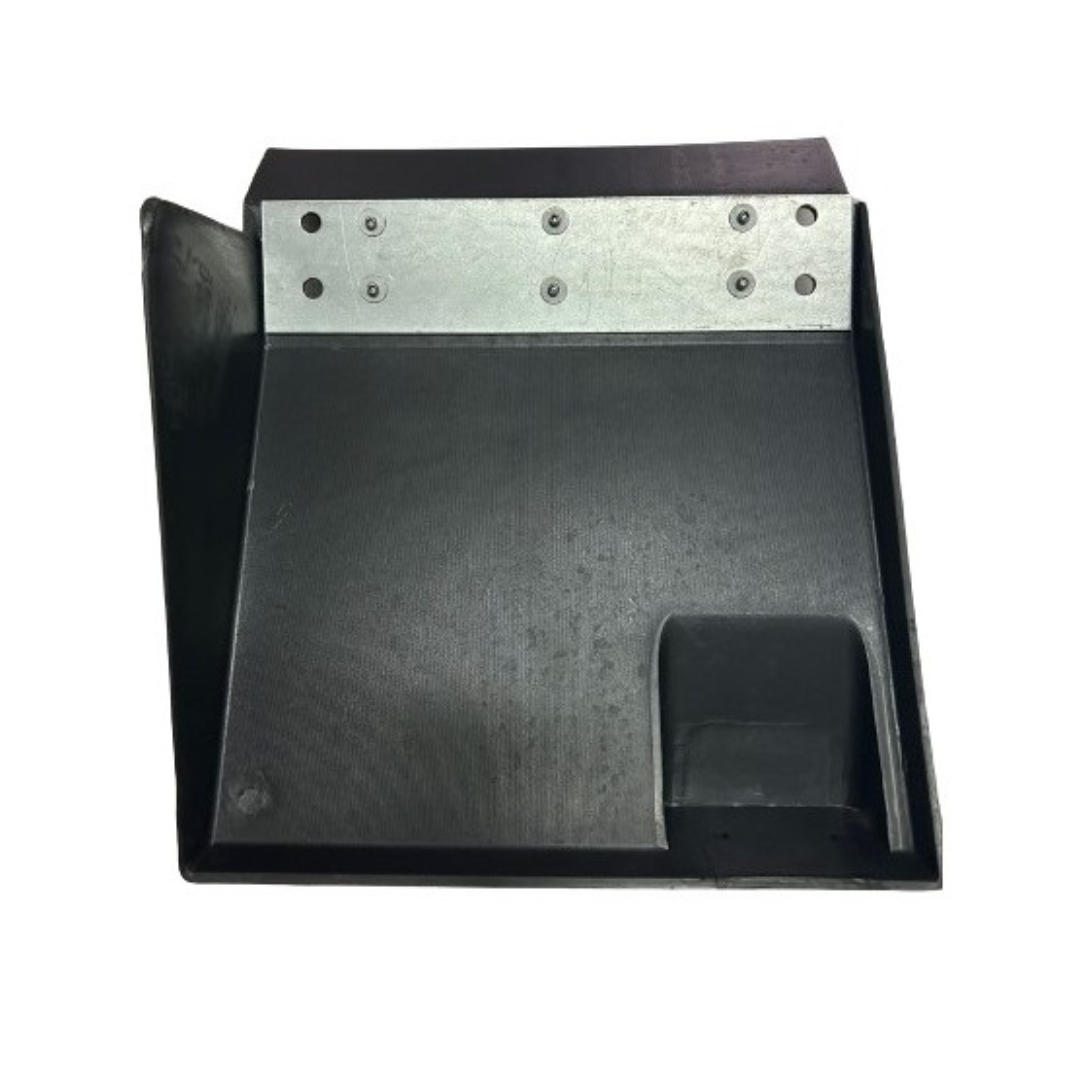 Paraspruzzi sinistro stretto 36x30 cm per trattori Fiat Serie 56-66 e Ford 3435-3935-4135. Ricambio robusto, durevole e compatibile. Rif. originale 5172545