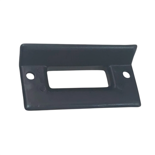 Piastrina aggancio cofano originale CNH 5145774 per trattori Fiat, New Holland e Ford. Larghezza 59 mm. Compatibile con serie 90 e cabine CS13-CS19 110.90 80.90