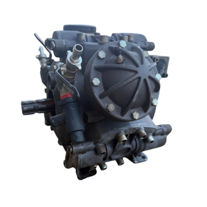 Pompa a membrana Comet APS121: 115 l/min, 50 Bar, 3 membrane NBR. Alta pressione, resistente e ideale per applicazioni agricole e industriali. Prestazioni professionali.