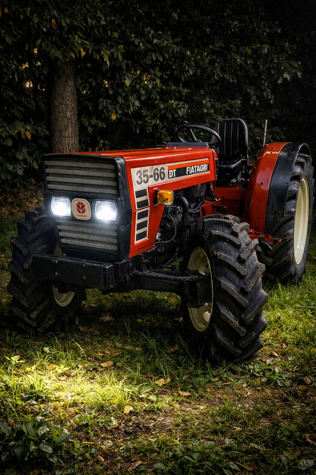 Proiettore LED 10-30V per trattori SAME, Fiat, New Holland e Antonio Carraro. Faro IP69K con abbaglianti, anabbaglianti e posizione. 35-66 45-66 72-86 Tigrone.