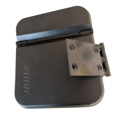 Sedile passeggero richiudibile con cerniera per trattori Fiat Fiatagri Serie 90 e 94. Misure 32x28 cm, interasse fori 8,5x5 cm, adattabile. 80.90 110.90 100.90
