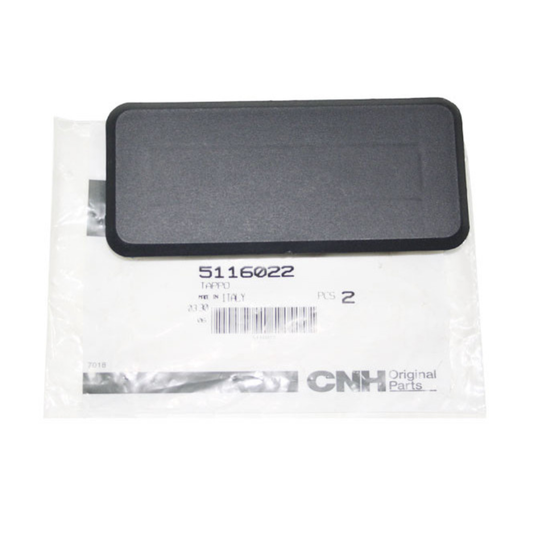 Tappo parafango originale CNH 5116022 per trattori Fiat, Fiatagri e New Holland. Sostituisce i fanali posizione/freccia. Compatibile con serie 88, 90 e 94.