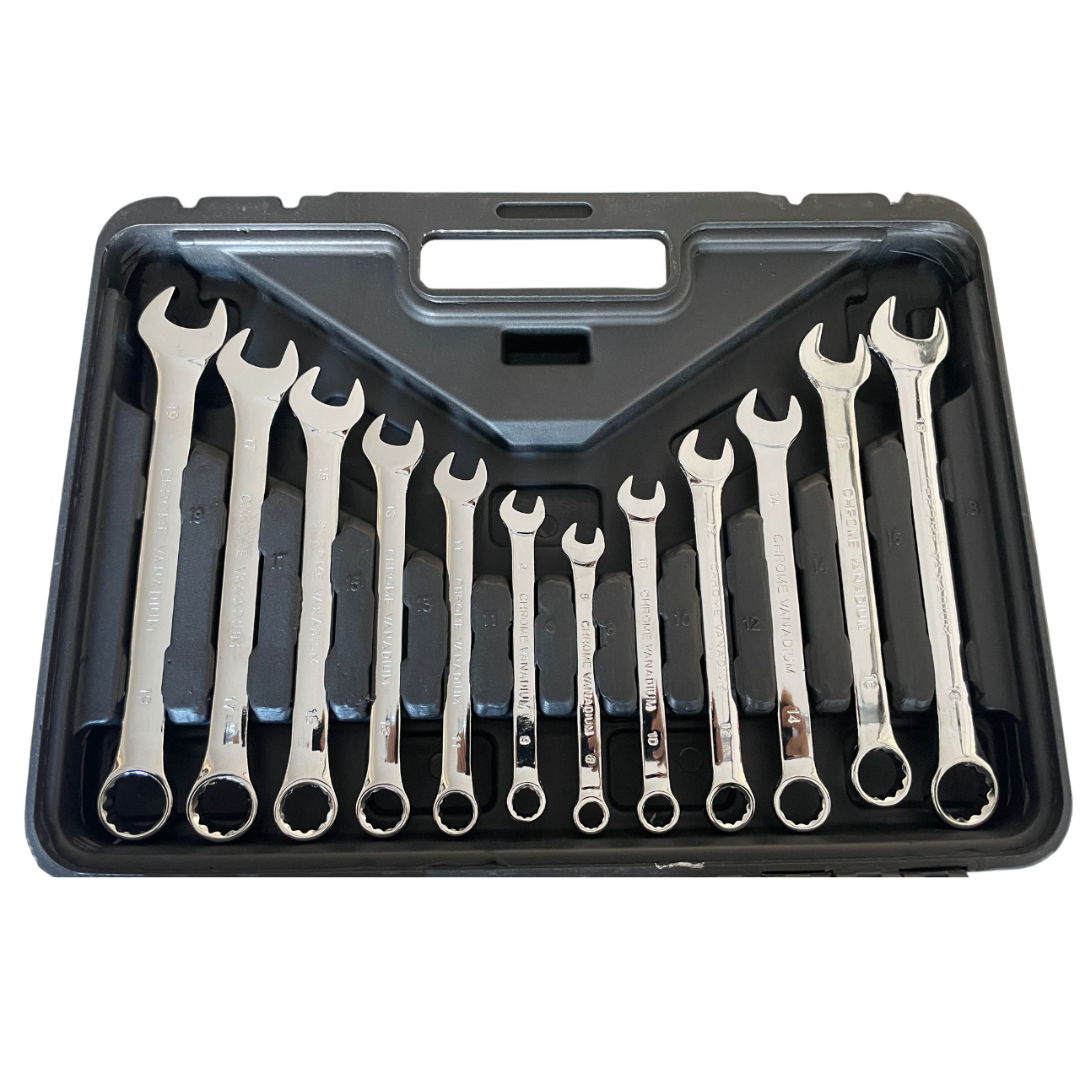 Set chiavi assortite 61 pezzi in valigetta. Include chiavi a bussola, cricchetto e inglesi. Qualità professionale per officina e fai-da-te. Dr. Socket.