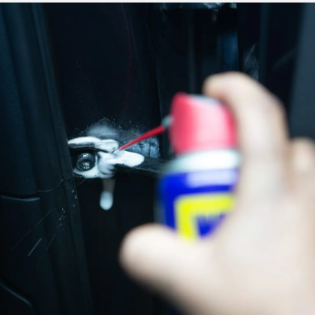 WD-40 Multifunzione disponibile in Flexible 600ml e Spray 500ml. Lubrifica, protegge e sblocca con valvola a 360°. Scegli la tua variante e acquista ora!