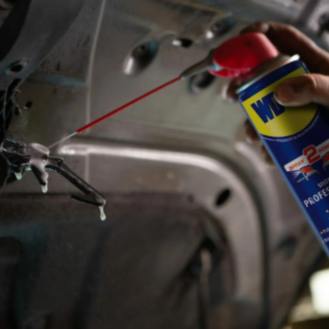 WD-40 Multifunzione disponibile in Flexible 600ml e Spray 500ml. Lubrifica, protegge e sblocca con valvola a 360°. Scegli la tua variante e acquista ora!